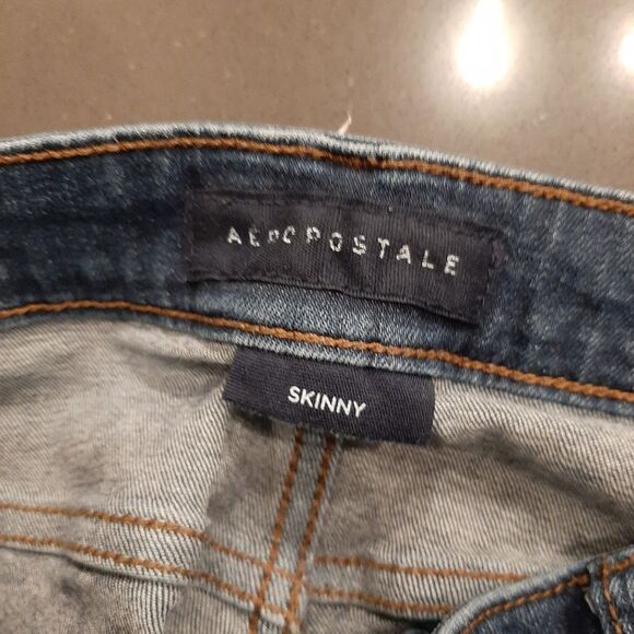 Aeropostale Distressed 32×30 Skinny Jeans - Picture 5 of 8
